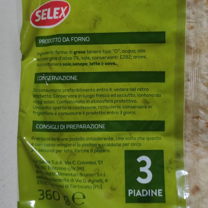 photo of Selex Piadina sottilissima sfogliata con olio extra vergine d'oliva shared by @angelarusso on  10 Mar 2023 - review