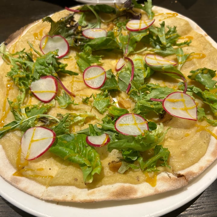 photo of Mad for garlic Garlic Sweet Potato Pizza shared by @meltingpotatoes on  11 Feb 2023 - review