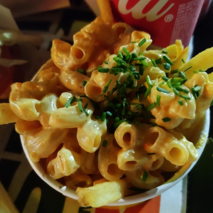 photo of JOY burgers Papas Fritas Con Mac & Cheese shared by @danicanti on  28 Jan 2023 - review