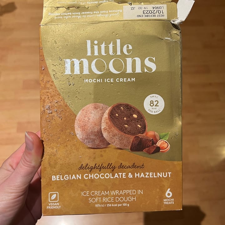 photo of Little Moons Belgian chocolate & hazelnut mochi shared by @fraulicia on  07 Apr 2023 - review
