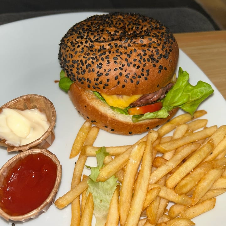 photo of Bistro LOU plantbased burger shared by @tejajavernik on  23 May 2023 - review