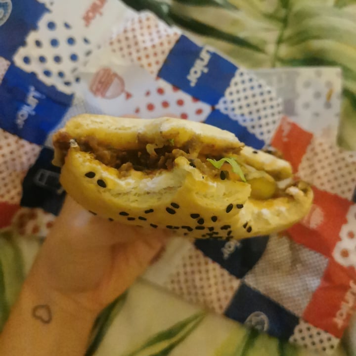 photo of Junior Vegan Cheeseburger shared by @canziscity on  03 Mar 2023 - review