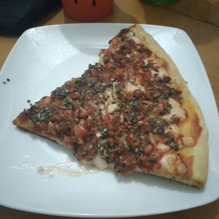 photo of Pacchamama Pizza Caprese shared by @veganaenlima on  24 Jun 2023 - review
