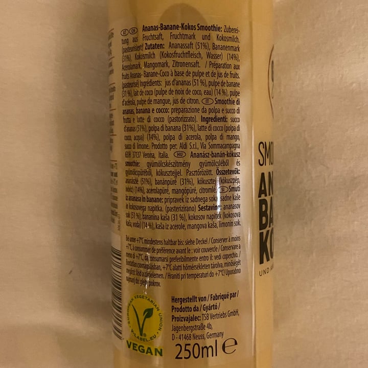 photo of Good Choice Smoothie ananas banana cocco shared by @lilium78 on  23 Dec 2022 - review