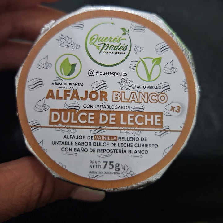 photo of queres podes Alfajor Blanco Dulce De Leche shared by @lachula on  10 Aug 2023 - review