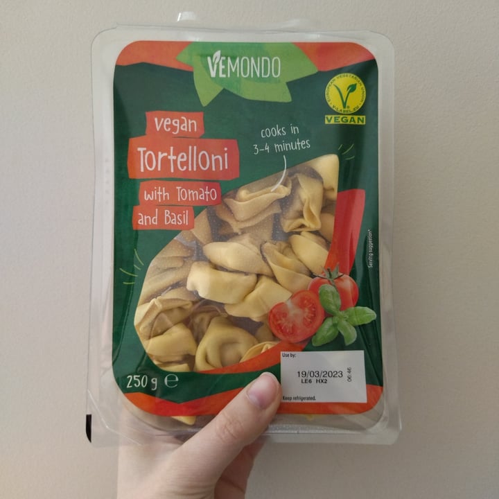 photo of Vemondo Vegan Tortelloni With Tomato And Basil shared by @martinadigabriele on  10 Feb 2023 - review