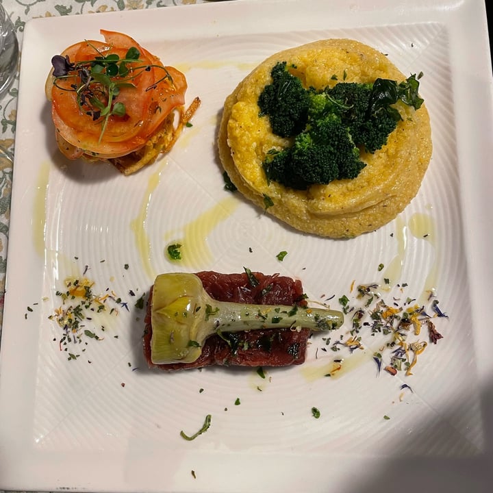 photo of Trattoria Croce di Malta composizioni vegetali shared by @paola-m on  15 Feb 2023 - review