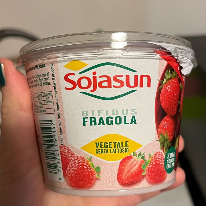 photo of Sojasun yogurt Bifidus fragola 250gr shared by @tipsyballoons on  09 Feb 2023 - review