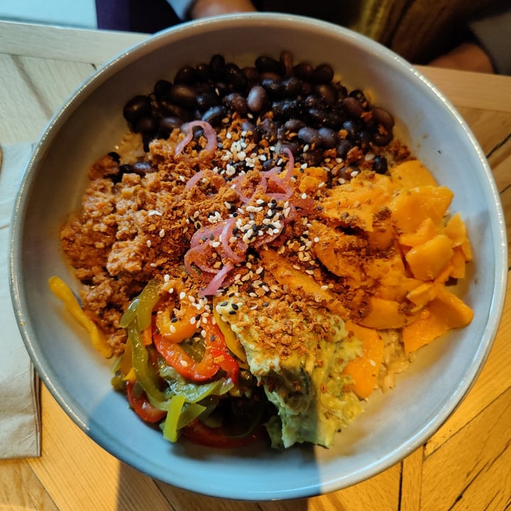 photo of Nutbutter Smithfield Rainbow Pad Thai shared by @holly-ilex on  29 May 2023 - review