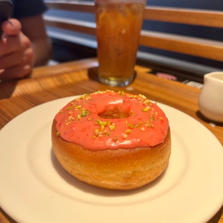 photo of 2foods Yaesu Underground Shopping Mall Raspberry donut shared by @nbernal25 on  05 Jul 2023 - review