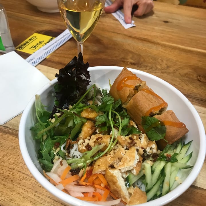 photo of Yen’s Vietnamese Street Food tofu noodle salad shared by @jessamygraham on  22 Dec 2022 - review