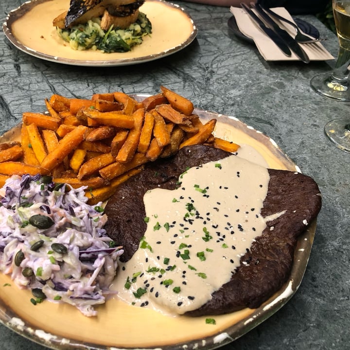 photo of The Green Affair Seitan stake shared by @bessiebean on  09 May 2023 - review
