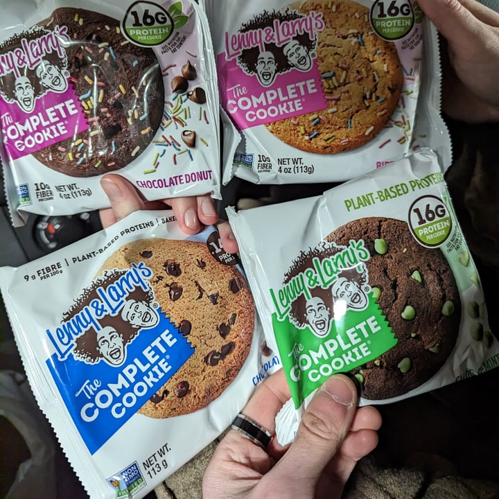 photo of lenny’s and larry The Complete Cookie Chocolate Chip  shared by @flowergirl2301 on  01 Jun 2023 - review