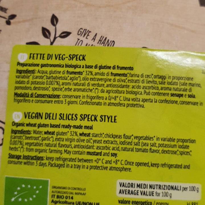 photo of Liveg Fette di veg-speck shared by @gigiavegan on  25 Jun 2023 - review