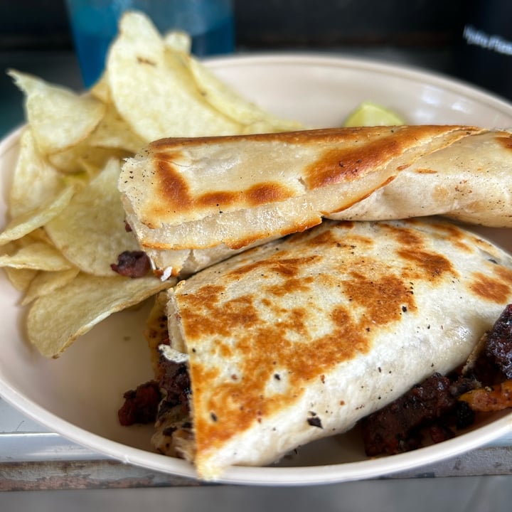 photo of Mandragora vegan Burrito de Alambre shared by @nathlena19 on  08 Aug 2023 - review