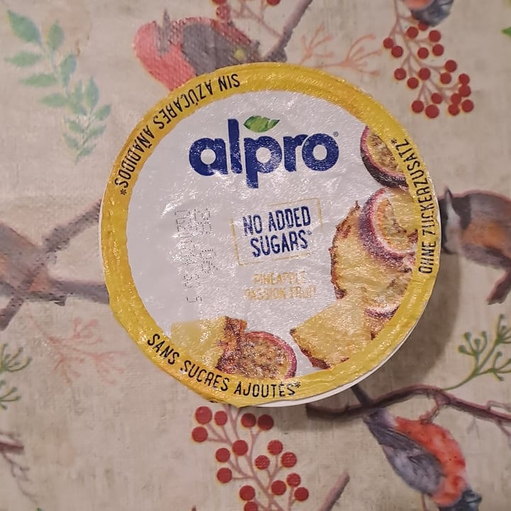 photo of Alpro alpro yogurt di soia mango shared by @edamam3 on  12 Aug 2023 - review