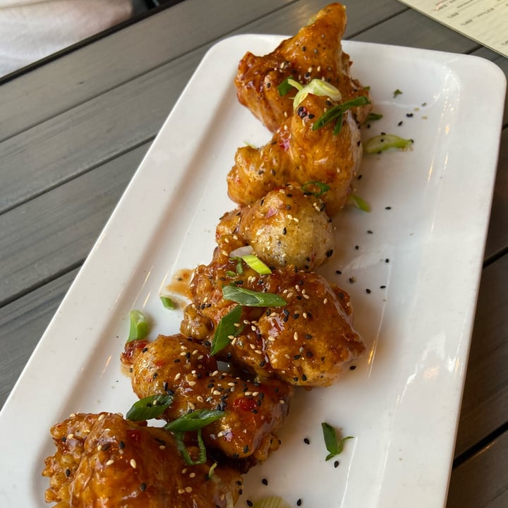photo of MeeT in Yaletown Sweet-Chili Cauliflower shared by @veggie-meg on  19 Mar 2023 - review