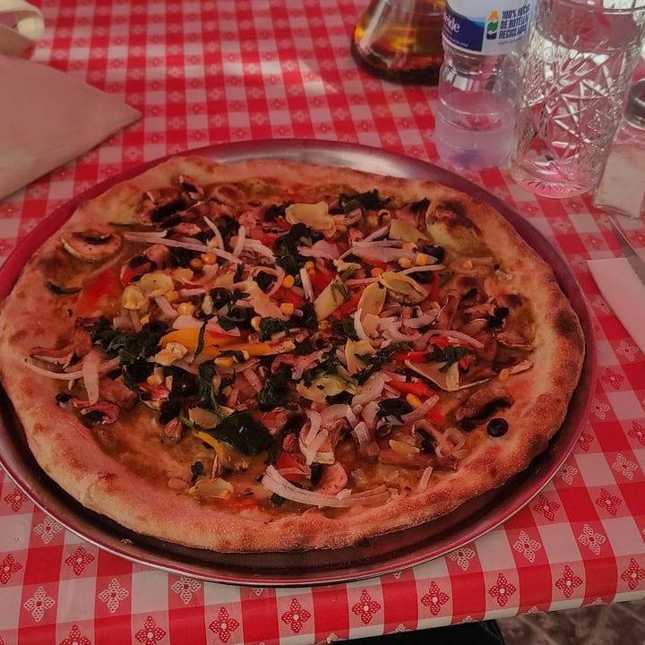 photo of Pizzería Sarabanda Super Vegetal shared by @veganjumjum on  21 Jan 2023 - review