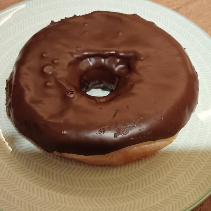 photo of VegAmazing Doughnuts Donut de chocolate shared by @fran-veast on  30 Apr 2023 - review