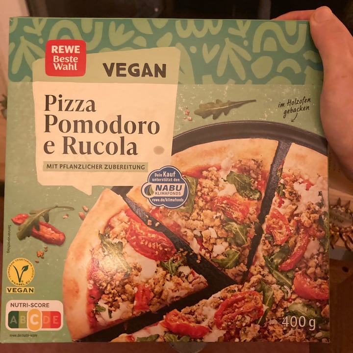 photo of REWE Beste Wahl Pizza pomodoro e rucola shared by @lucasalorenzi on  02 Mar 2023 - review