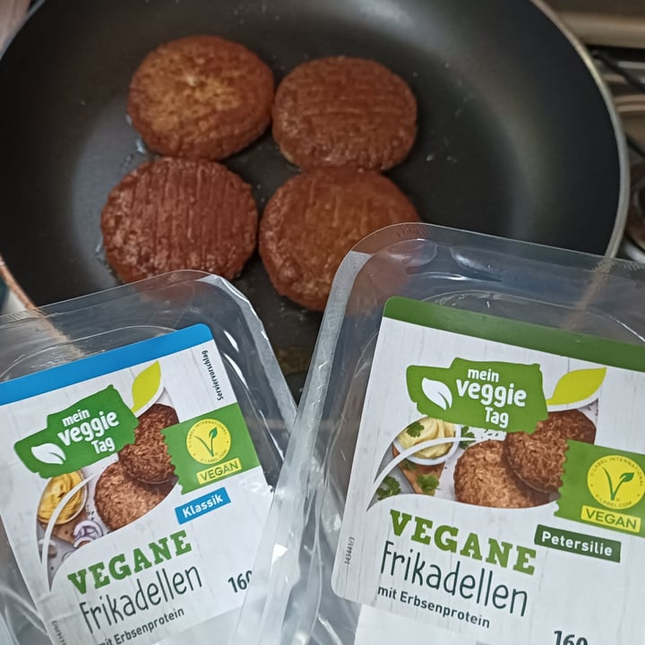 photo of Mein Veggie Tag Vegane Frikadellen Klassik shared by @albetty on  17 Jun 2023 - review