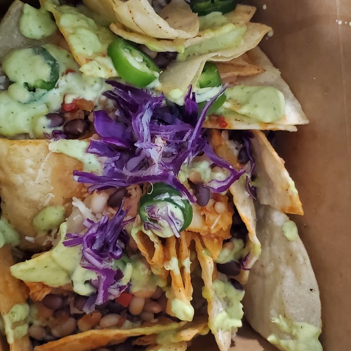 photo of Cheebo vegan  loaded Nachos shared by @shakaragoddess on  23 Apr 2023 - review