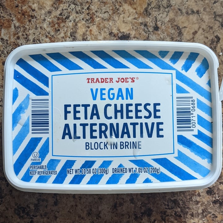 photo of Trader Joe's Vegan Feta Cheese Alternative shared by @oolaf-13 on  27 Jan 2023 - review