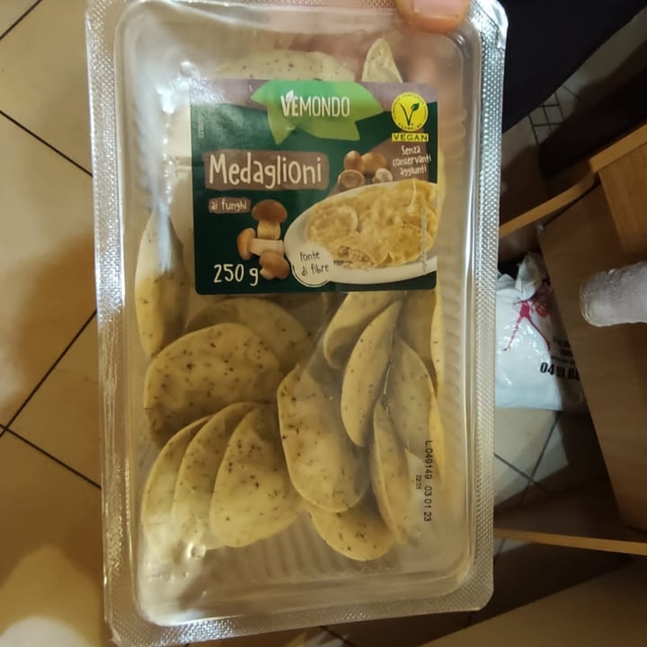 photo of Vemondo Medaglioni ai funghi shared by @letile on  09 Jan 2023 - review