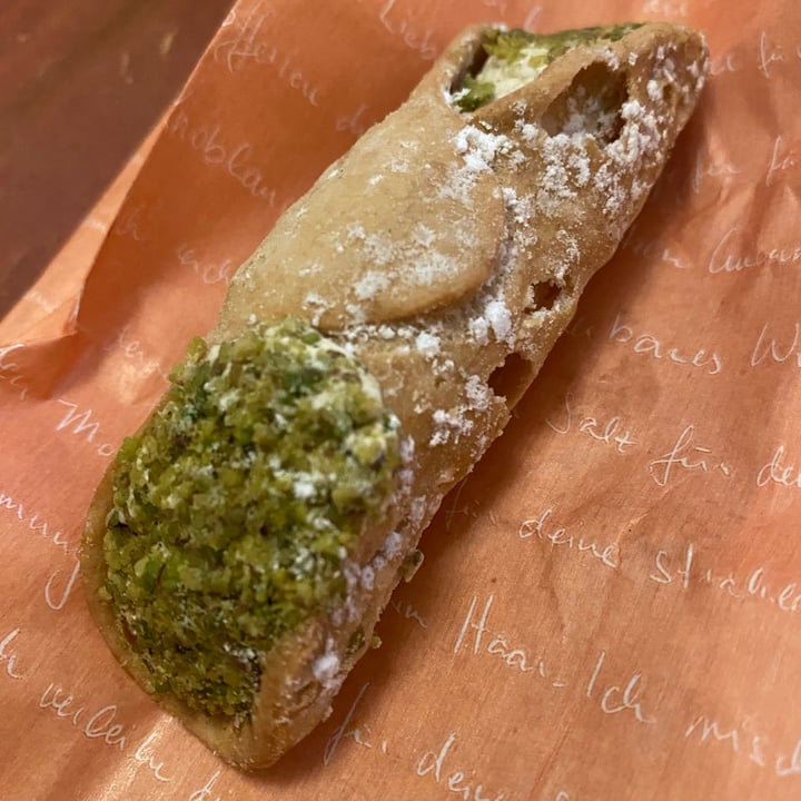 photo of Duo - Sicilian Ice Cream Pistazien Cannolo shared by @shuggerlee on  24 Jun 2023 - review