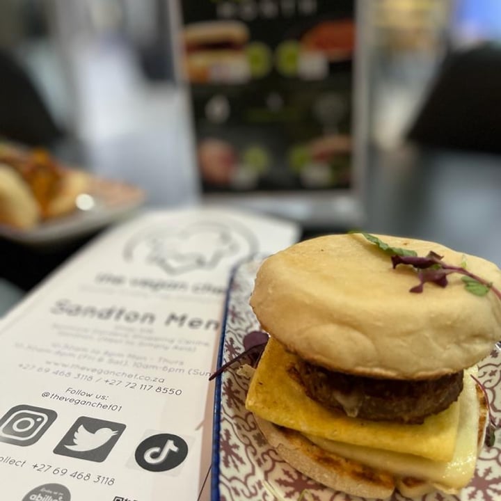 photo of The Vegan Chef Sandton Breakfast Sandwich shared by @globalvegan on  05 Jan 2023 - review