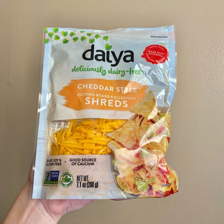 photo of Daiya Cheddar flavour cutting board collection shreds shared by @oddish on  29 Jun 2023 - review