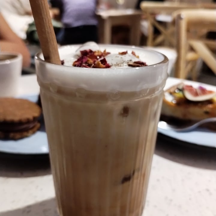 photo of CASA NUEZA Iced Dirty Chai Latte shared by @florpolenta on  13 Mar 2023 - review