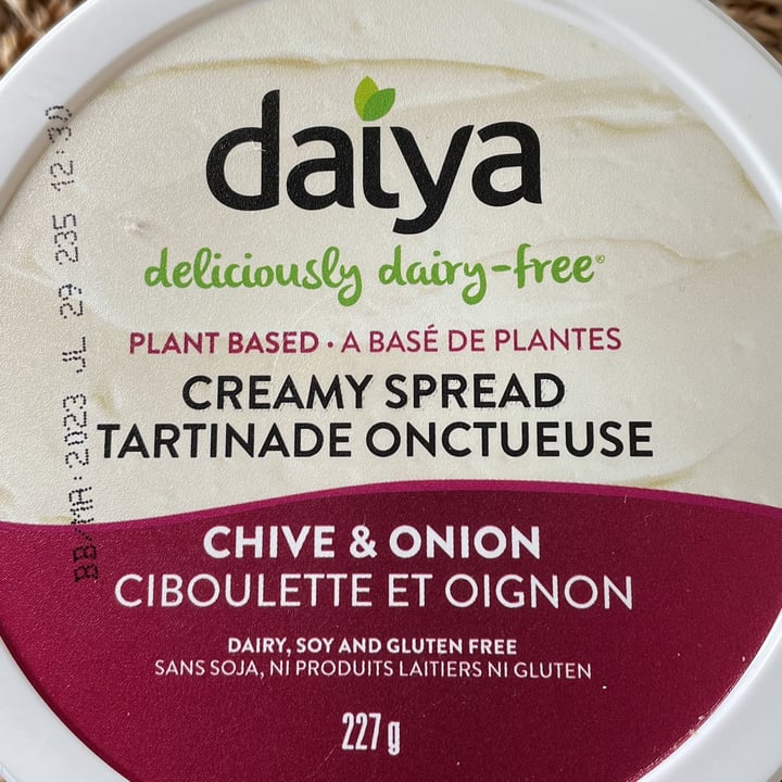 photo of Daiya Creamy Spread Chive & Onion shared by @veglocked on  14 May 2023 - review