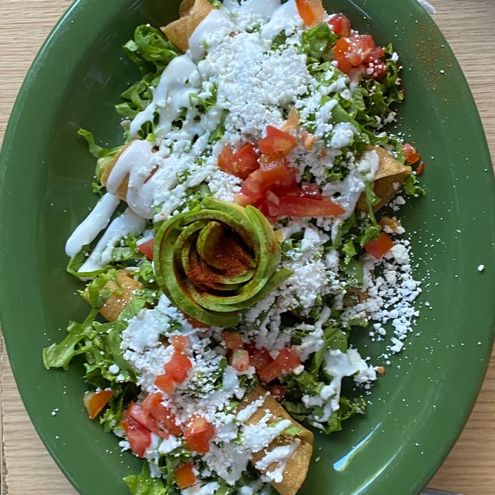 photo of Buena Vida - Plant Based Bar Flautas shared by @dianxtrejo on  24 Jul 2023 - review