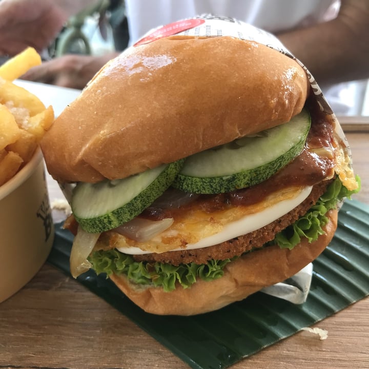 photo of VeganBurg Singapore Rasa Sayang Burger shared by @ziggyradiobear on  20 May 2023 - review