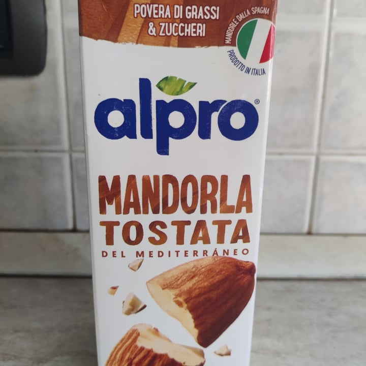 photo of Alpro mandorla tostata shared by @verticales on  13 Aug 2023 - review