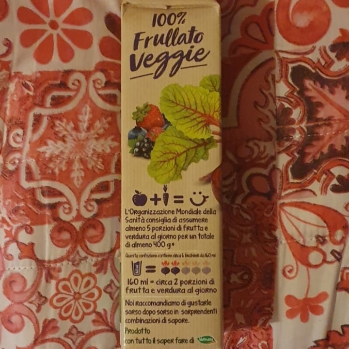 photo of Valfrutta 100% Frullato Veggie Frutti di Bosco Barbabietola Carota Nera shared by @kingmary on  16 Apr 2023 - review