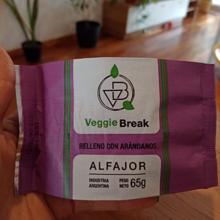 photo of Veggie Break alfajor relleno de arándanos shared by @soana on  27 Jun 2023 - review
