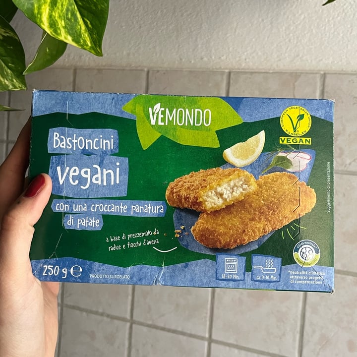 photo of Vemondo Bastoncini Vegani Con Una Croccante Panatura Di Patate shared by @giuliettaveg on  22 Apr 2023 - review