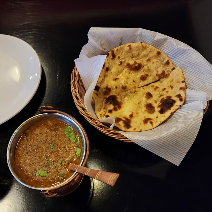 photo of TAAZ RESTAURANT Tandoori Makhani shared by @naeemnedaee on  12 Jan 2023 - review