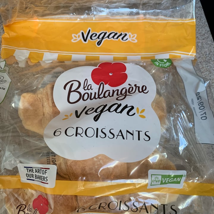 photo of La Boulangère 6 Croissants shared by @allhess on  18 Dec 2022 - review