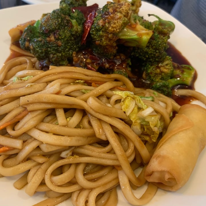 photo of Best Taste Spicy Broccoli Lunch shared by @allhess on  30 Jun 2023 - review