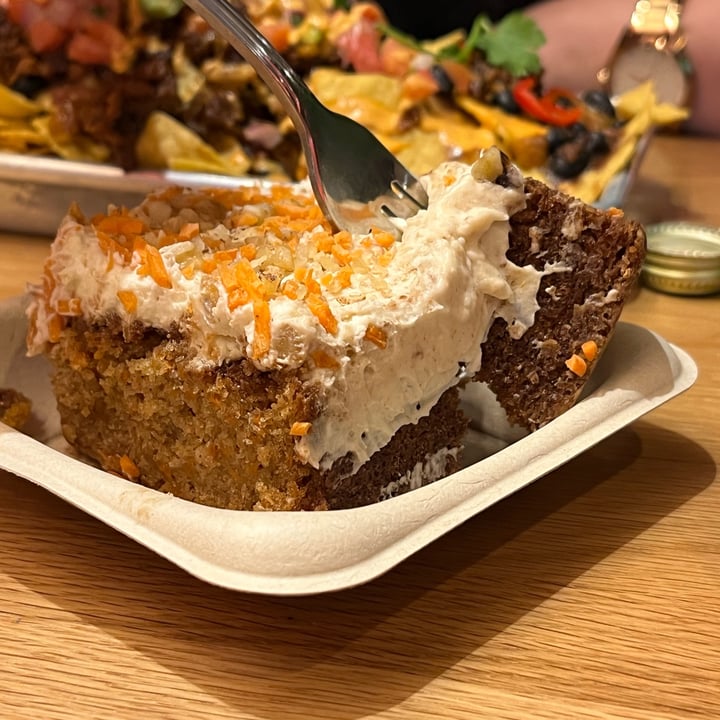 photo of Veggie Grill Carrot Cake shared by @oshmorethstorm on  05 Apr 2023 - review