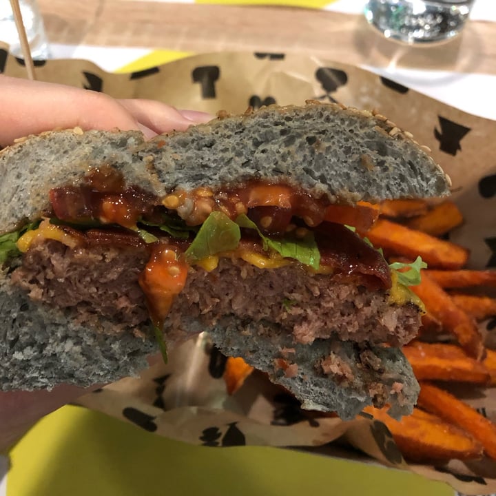 photo of Impact Food Smoked Burger Redefine shared by @cbasso on  14 Jan 2023 - review