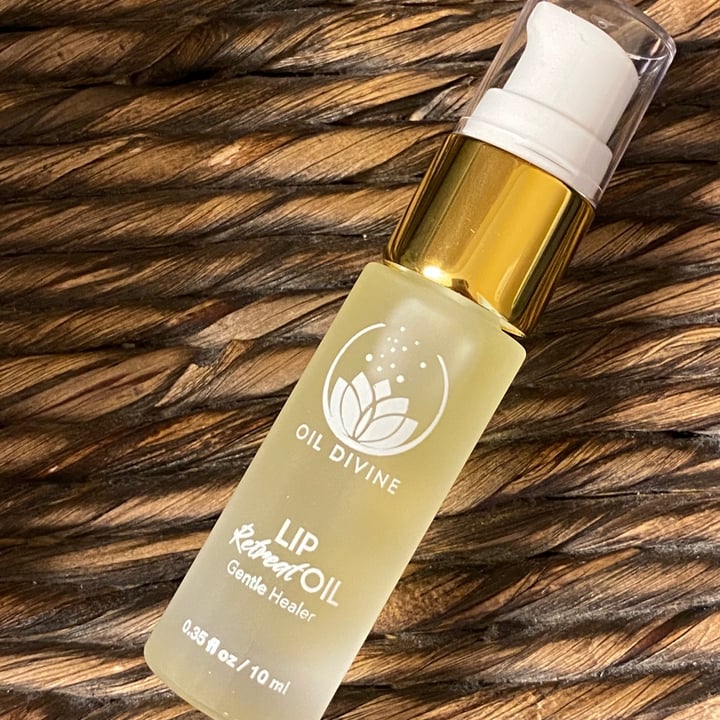 photo of Oil Divine Lip Retreat Oil shared by @lume6 on  03 Mar 2023 - review