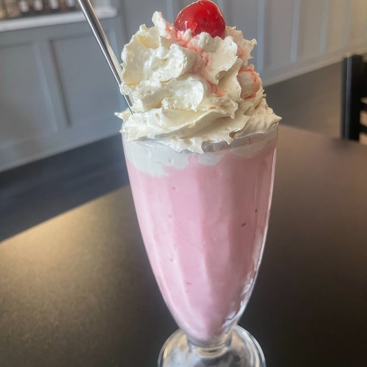 photo of 4th & State Strawberry Milkshake shared by @ngregory on  29 Jun 2023 - review