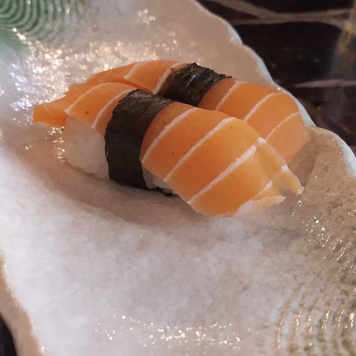 photo of Domò Sushi Nigiri salmone vegano shared by @ilariabonfanti on  08 Mar 2023 - review