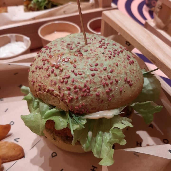 photo of Flower Burger Elf burger shared by @mariarcaveg on  05 Mar 2023 - review
