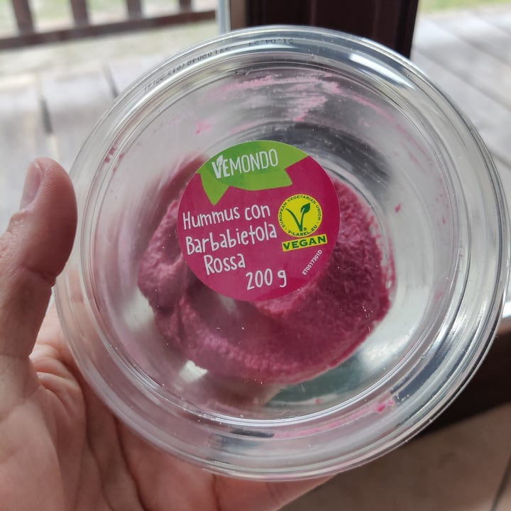photo of Vemondo hummus barbabietola rossa shared by @verticales on  20 Apr 2023 - review