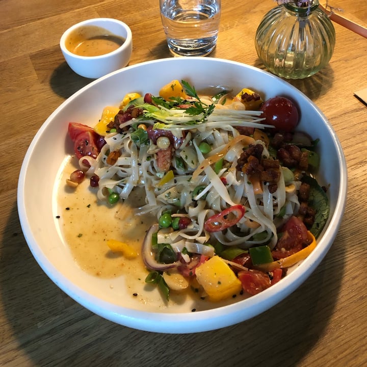 photo of VEVAY Café Restaurant Reisnudel Bowl shared by @evelynsarah on  21 Jul 2023 - review